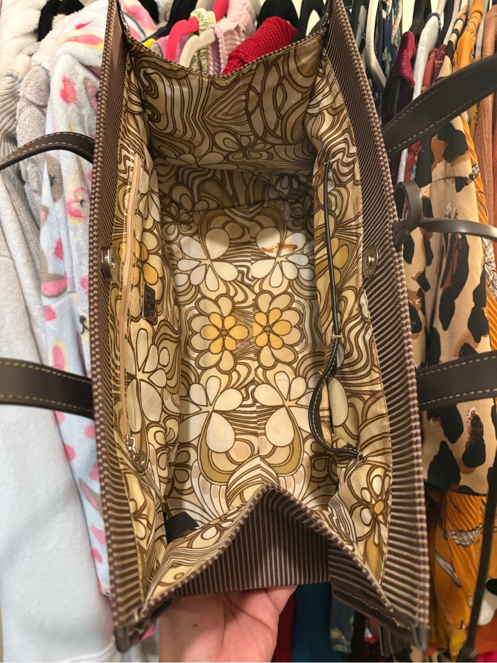 Maxx New York | Shoulder Tote Bag - Picture 10 of 13